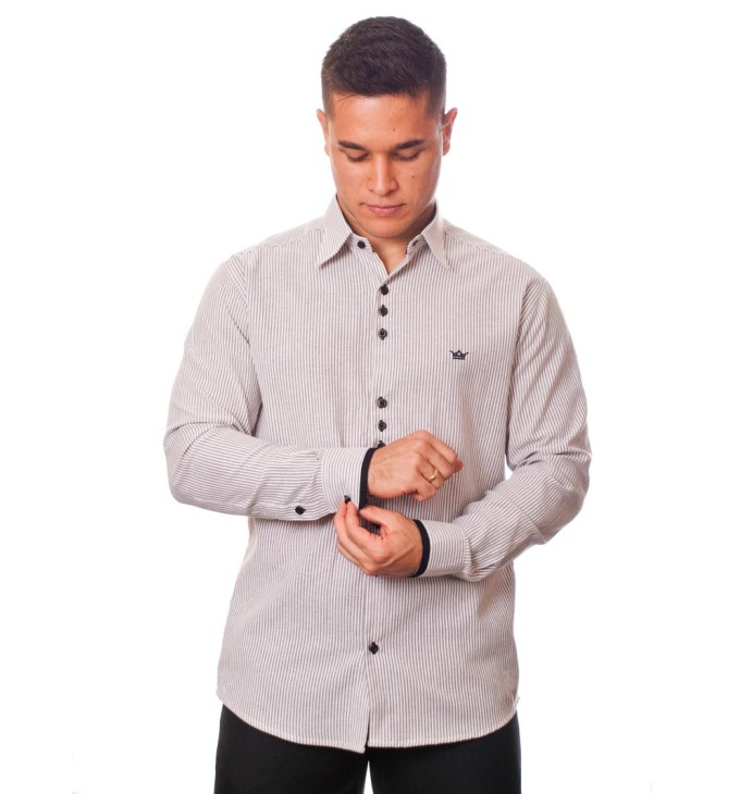 Camisa social listrada em preto manga longa masculina