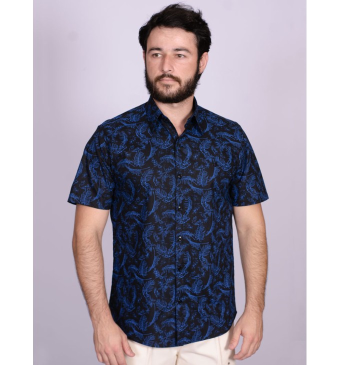 Camisa estampada azul com preto de algodão manga curta Camisa estampada azul com preto de algodão manga curta