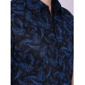 Camisa estampada azul com preto de algodão manga curta