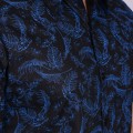 Camisa estampada azul com preto de algodão manga curta