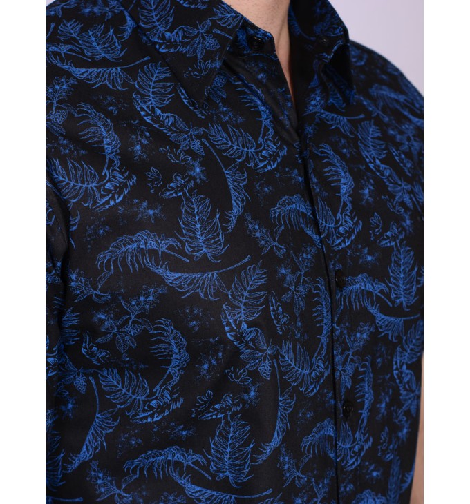 Camisa estampada azul com preto de algodão manga curta Camisa estampada azul com preto de algodão manga curta