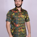 Camisa estampada verde musgo de algodão manga curta