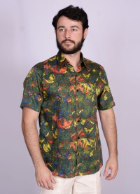 Camisa estampada verde musgo de algodão manga curta