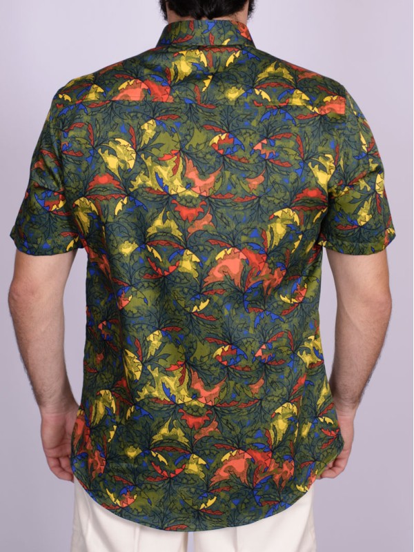Camisa estampada verde musgo de algodão manga curta