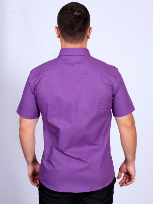 Camisa social roxa com detalhes de manga curta