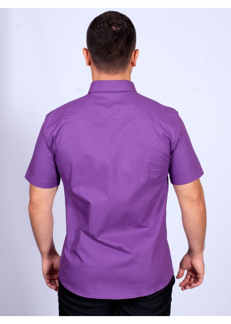Camisa social roxa com detalhes de manga curta