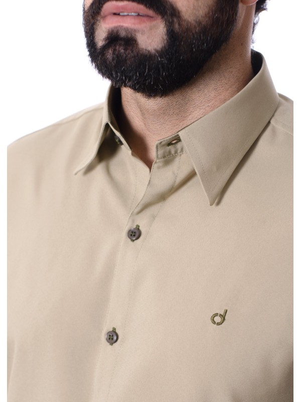 Camisa social masculina caqui com detalhes de microfibra manga longa