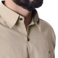 Camisa social masculina caqui com detalhes de microfibra manga longa