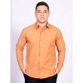 Camisa masculina ferrugem de tricoline manga longa detalhe