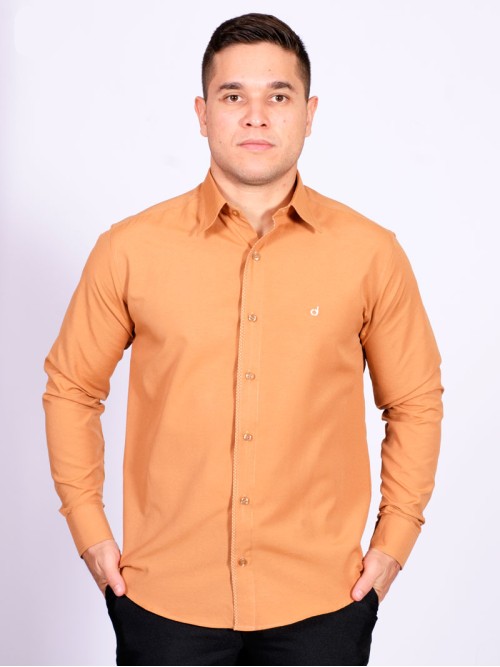 Camisa masculina ferrugem de tricoline manga longa detalhe Camisa masculina ferrugem de tricoline manga longa detalhe
