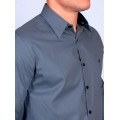 Camisa masculina cinza com detalhes de manga longa