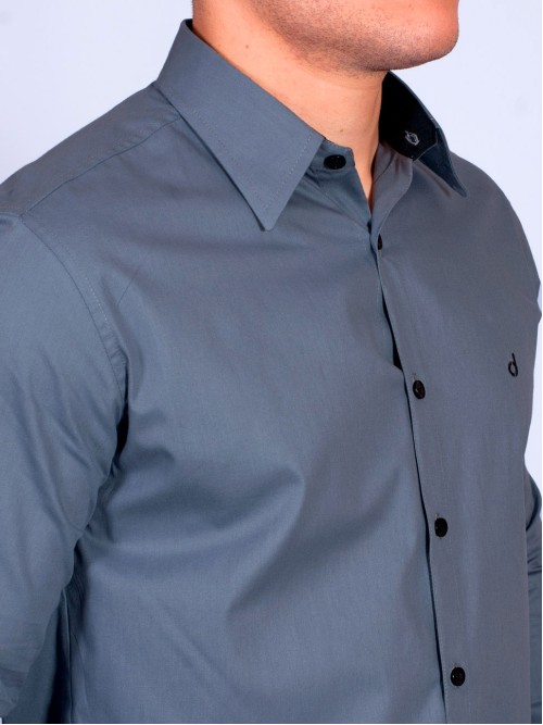 Camisa masculina cinza com detalhes de manga longa