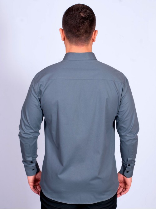 Camisa masculina cinza com detalhes de manga longa
