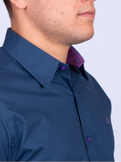 Camisa Masculina de Manga Longa Azul Marinho com detalhes