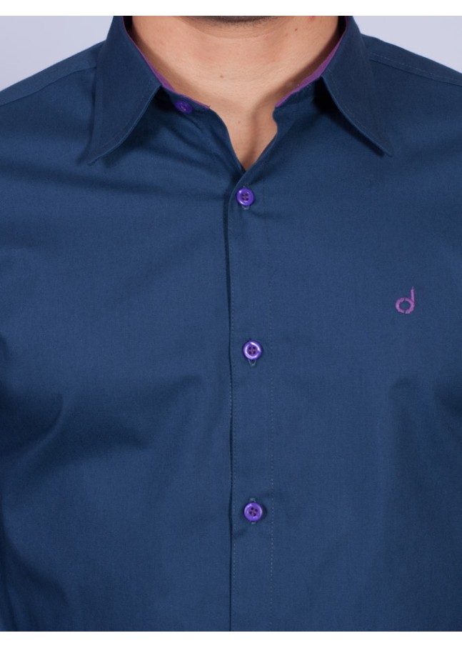Camisa Masculina de Manga Longa Azul Marinho com detalhes