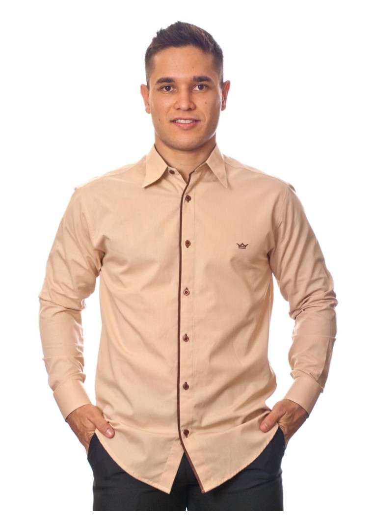 Camisa social bege masculina manga longa de algodão com detalhe