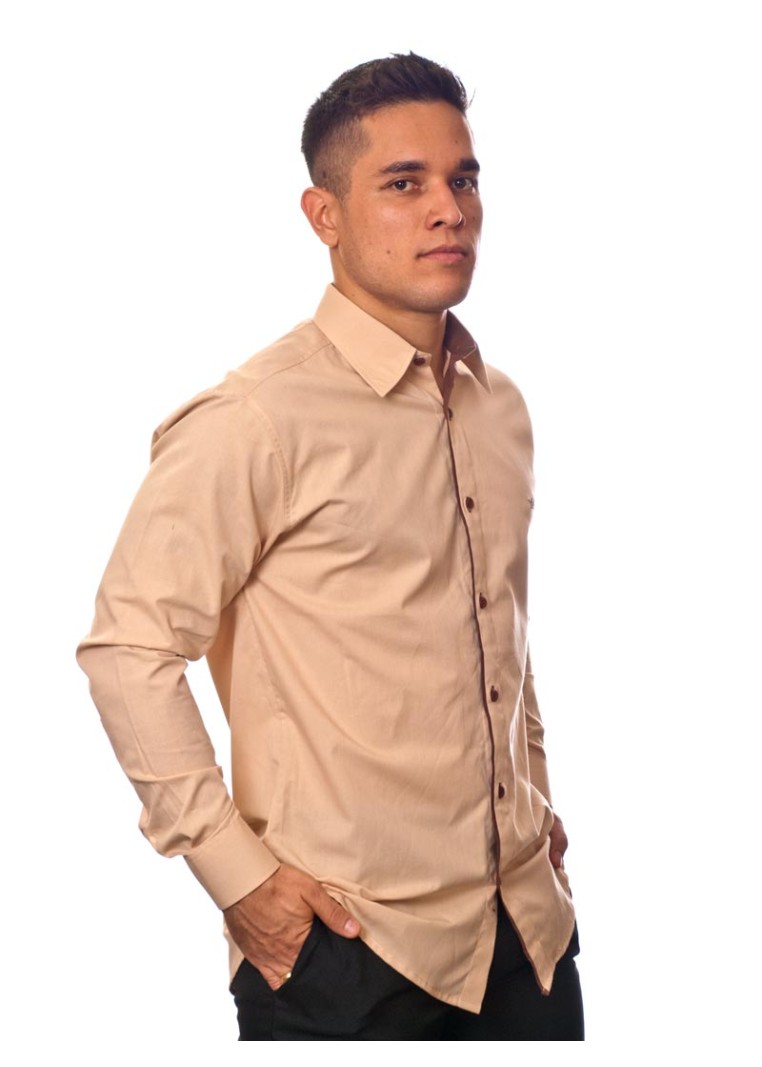 Camisa social bege masculina manga longa de algodão com detalhe