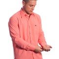 Camisa social masculina de microfibra manga longa, coral