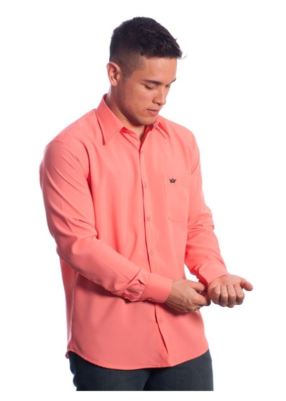 Camisa social masculina de microfibra manga longa, coral
