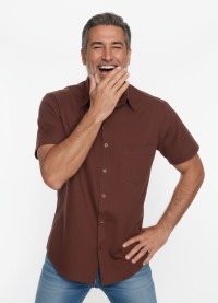Camisa social masculina de algodão manga curta, marrom