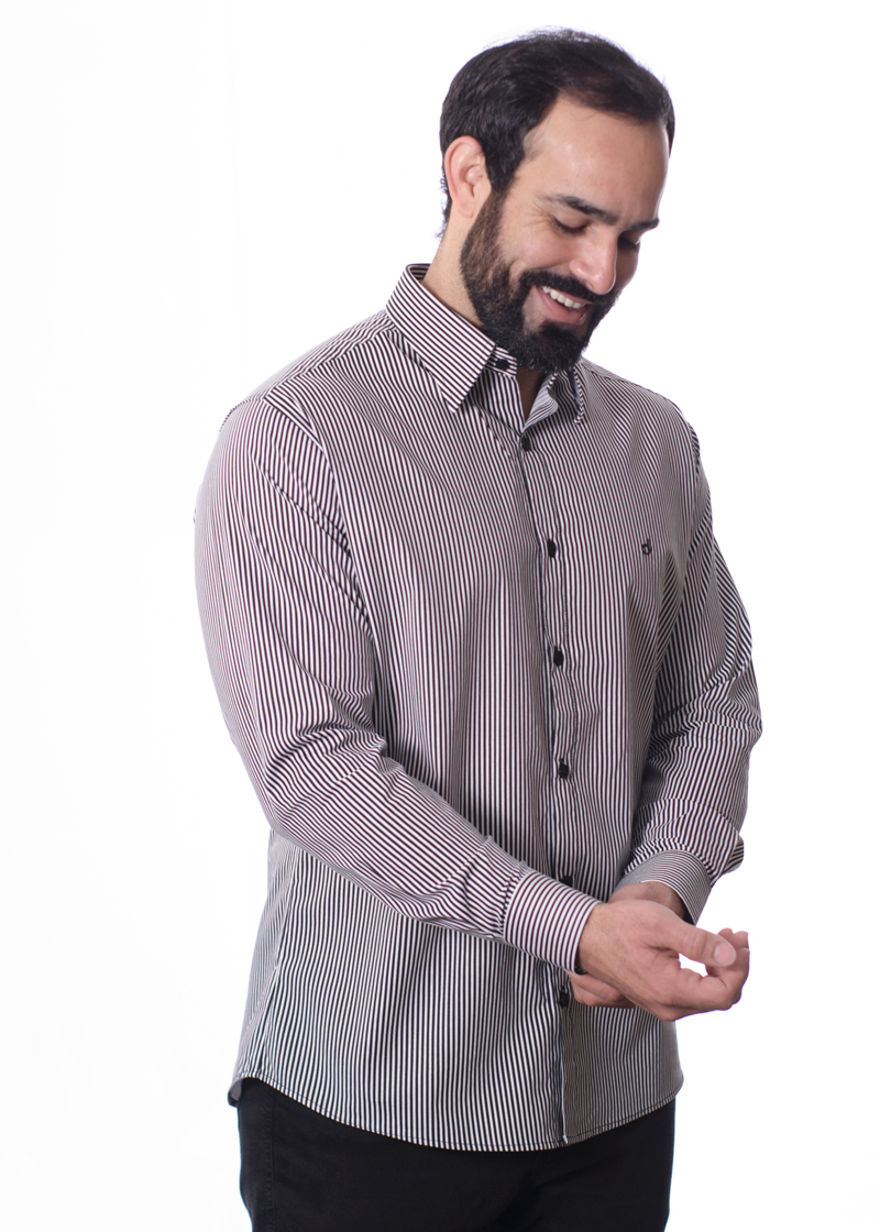 Camisa masculina listrada branco e preto