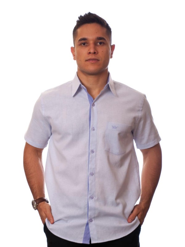 Camisa social masculina de algodão listrada com detalhe lilás, manga curta