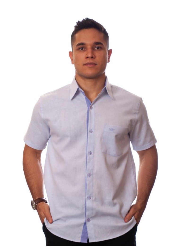 Camisa social masculina de algodão listrada com detalhe lilás, manga curta