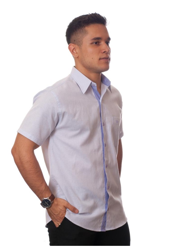 Camisa social masculina de algodão listrada com detalhe lilás, manga curta