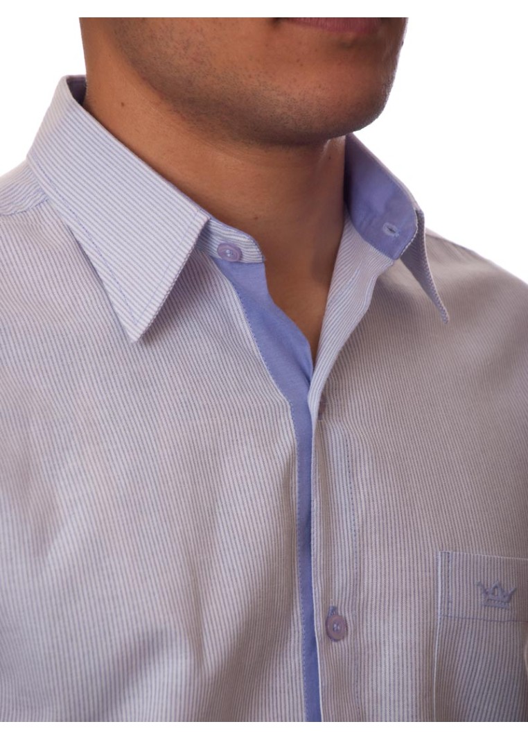 Camisa social masculina de algodão listrada com detalhe lilás, manga curta