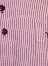 Camisa social masculina de algodão listrada com detalhe vinho, manga curta