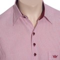 Camisa social masculina de algodão listrada com detalhe vinho, manga curta