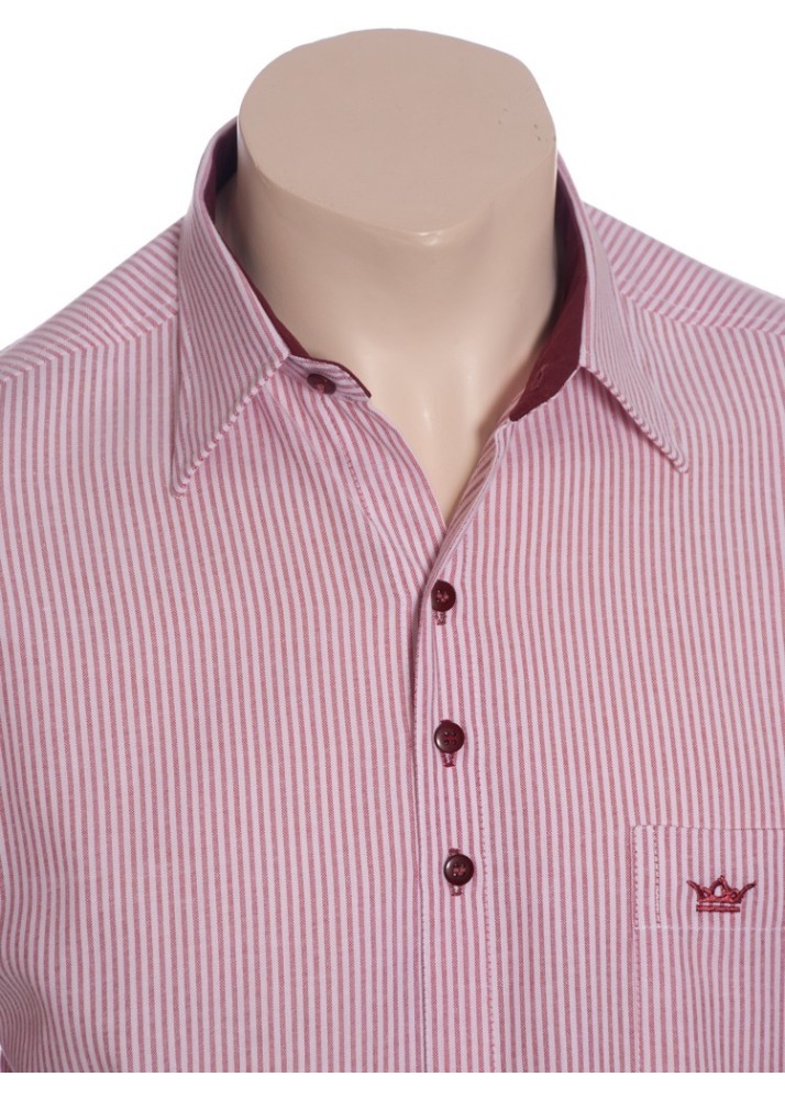 Camisa social masculina de algodão listrada com detalhe vinho, manga curta