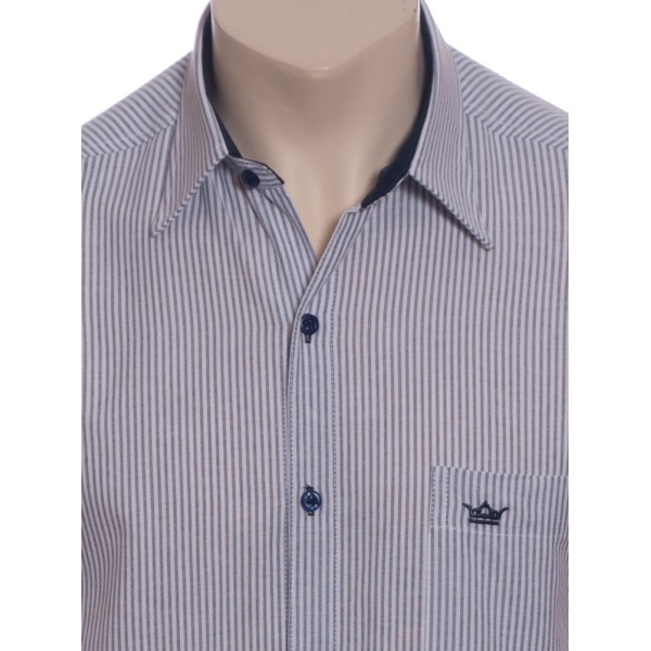 Camisa social masculina de algodão listrada com detalhe marinho, manga curta