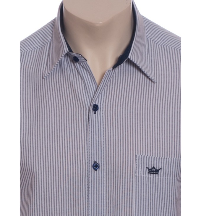 Camisa social masculina de algodão listrada com detalhe marinho, manga curta
