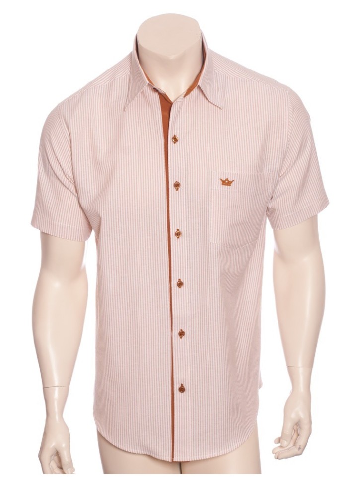 Camisa social masculina de algodão listrada com detalhe caramelo, manga curta