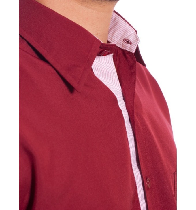 Camisa social masculina de microfibra manga curta com detalhe vinho