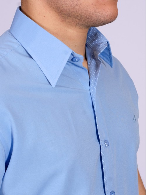 Camisa social masculina de tricoline com detalhe manga curta, azul