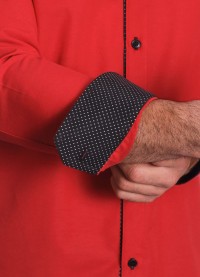 Camisa masculina de tricoline manga longa com detalhe de bolinha, vermelha