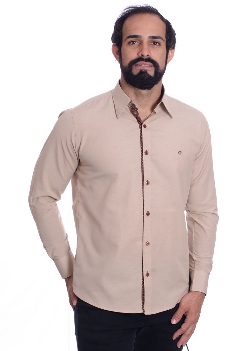 Camisa masculina de tricoline manga longa com detalhe de bolinha, cáqui