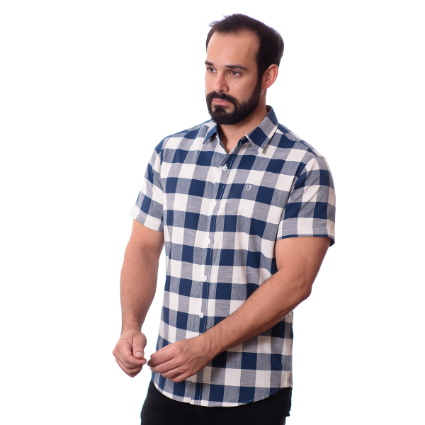 Camisa xadrez masculina marinho e branca manga curta