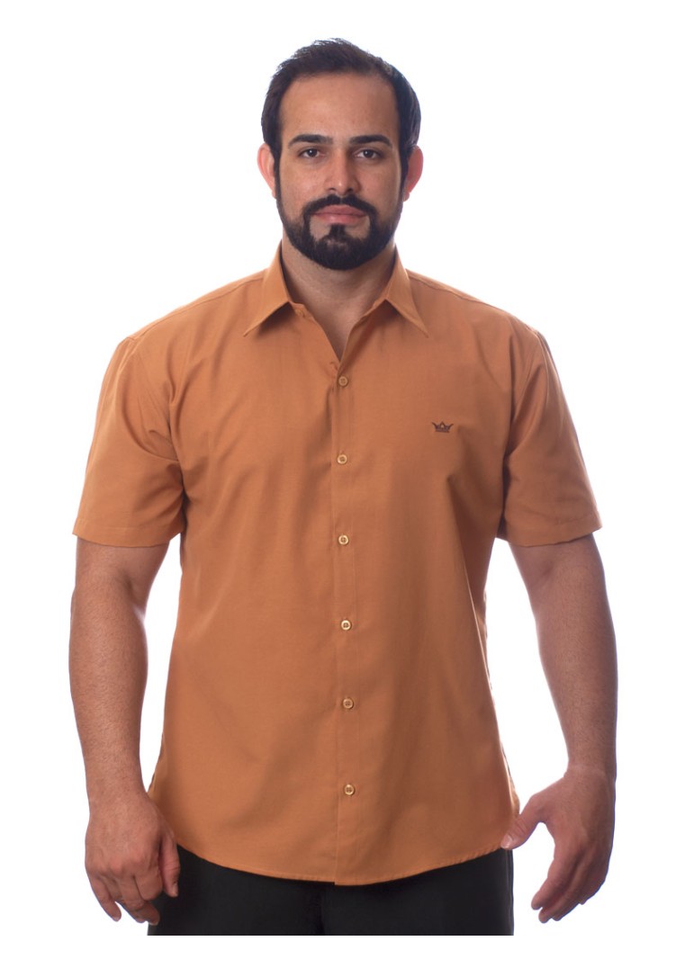 Camisa social caramelo de tricoline manga curta