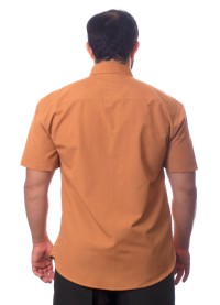 Camisa social caramelo de tricoline manga curta